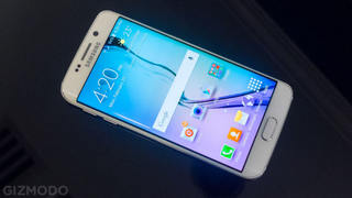 Illustration for article titled El nuevo Samsung Galaxy S6 Edge es extraño, pero fantásticamente extraño